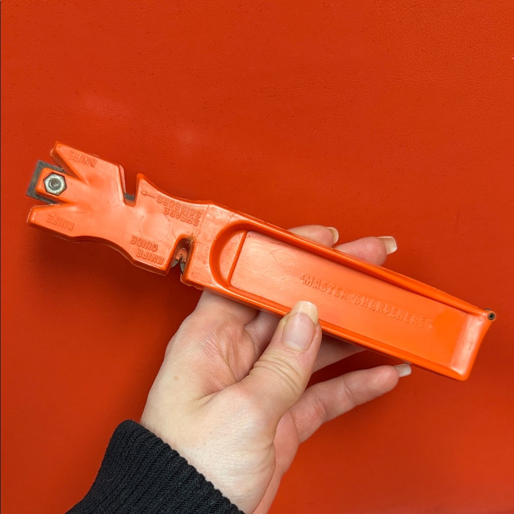 Knife sharpener